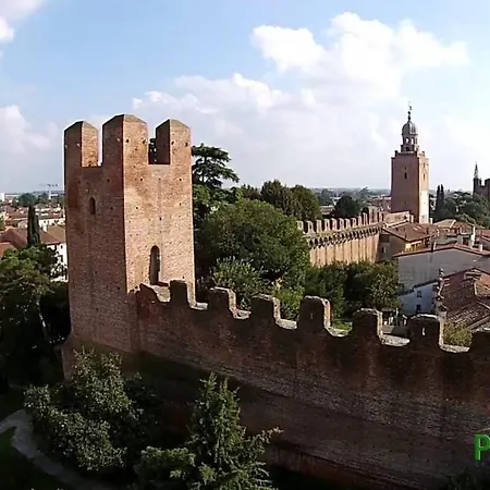 Montegrappa Fly On 아파트 크레스파노 델 그라파