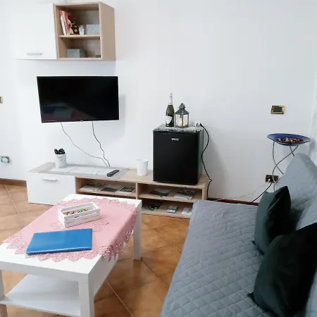 Montegrappa Fly On 아파트